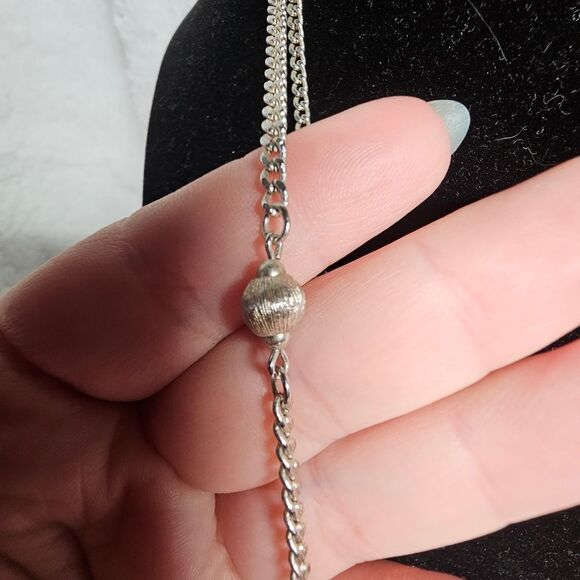 Vintage Signed Monet Flapper Length Silver Beaded Chain Necklace - Picture 4 of 4